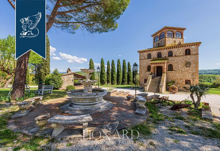 Image No.5-20 Bed Farmhouse for sale