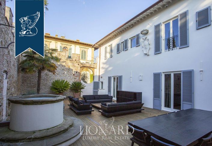 Image No.12-9 Bed Villa for sale