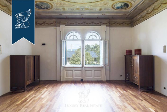 Image No.30-5 Bed Villa for sale