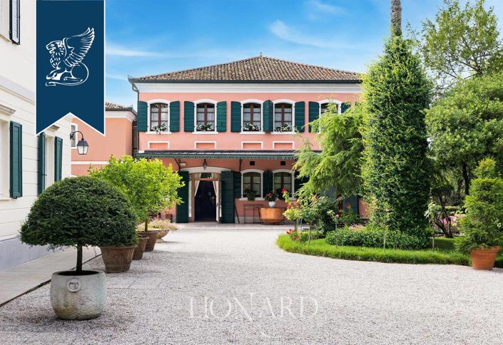 Image No.13-7 Bed Villa for sale