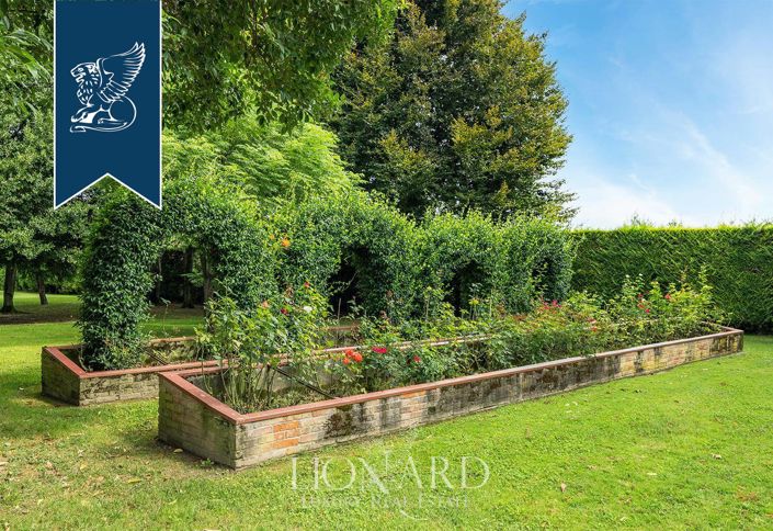 Image No.8-7 Bed Villa for sale