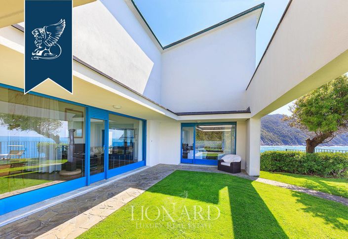 Image No.11-9 Bed Villa for sale