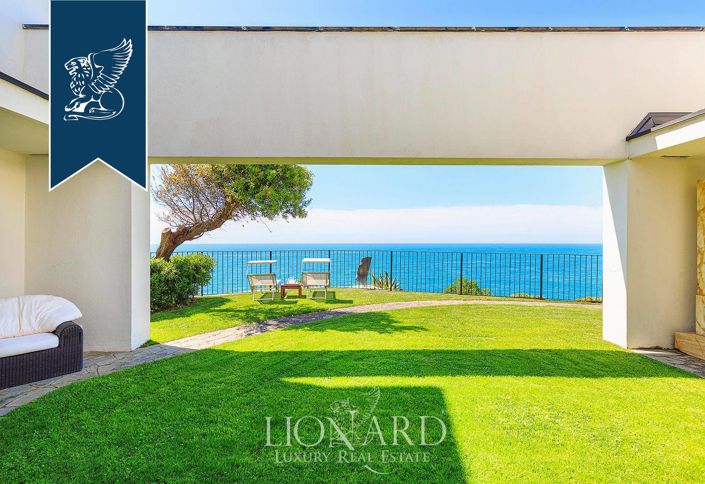 Image No.14-9 Bed Villa for sale