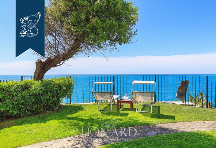 Image No.15-9 Bed Villa for sale