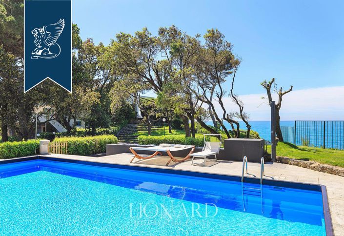 Image No.18-9 Bed Villa for sale