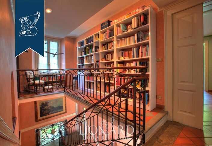 Image No.38-11 Bed Villa for sale