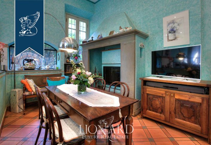 Image No.42-11 Bed Villa for sale