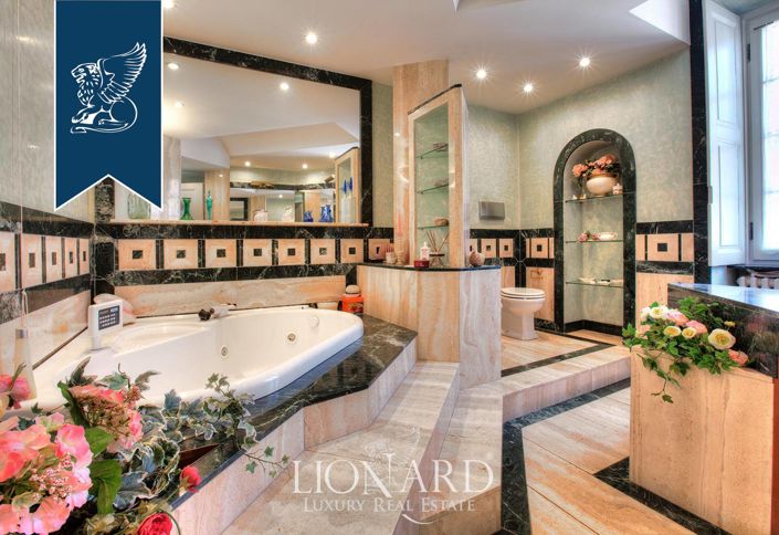 Image No.47-11 Bed Villa for sale