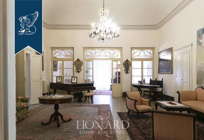 Image No.29-10 Bed Villa for sale