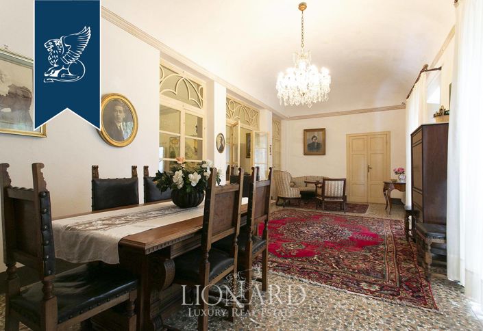 Image No.32-10 Bed Villa for sale