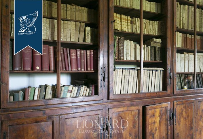 Image No.33-10 Bed Villa for sale