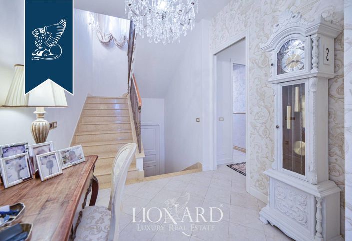 Image No.20-3 Bed Villa for sale