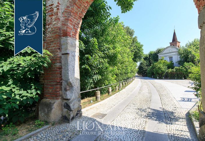 Image No.2-5 Bed Villa for sale