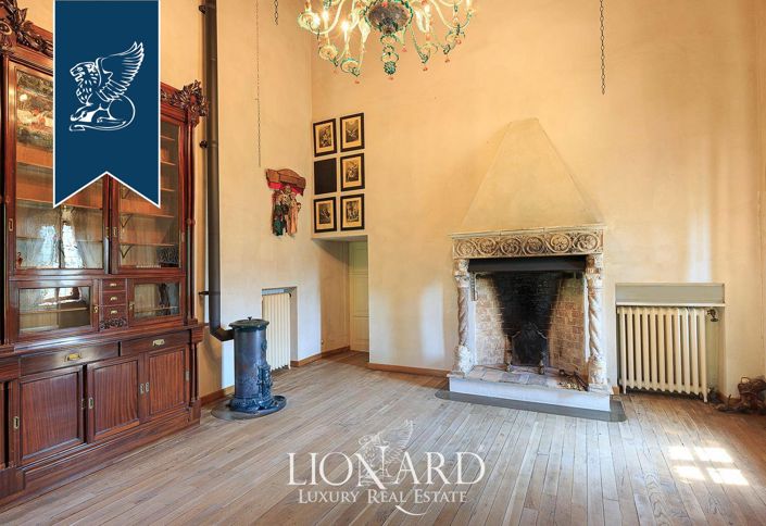 Image No.26-8 Bed Property for sale