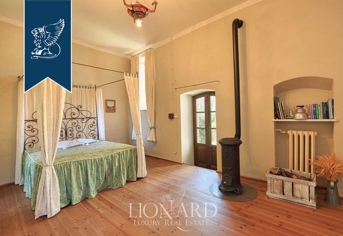 Image No.28-8 Bed Property for sale