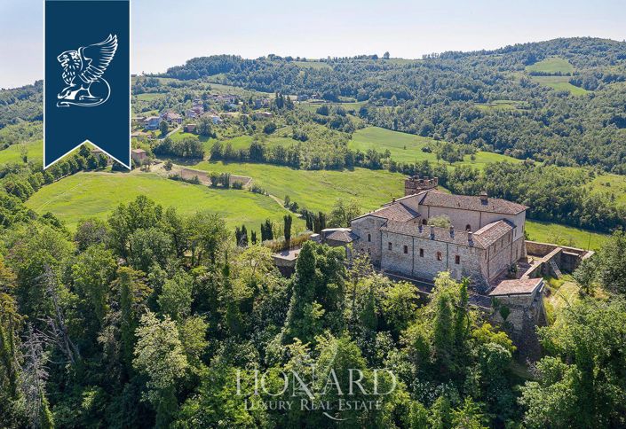 Image No.6-8 Bed Property for sale