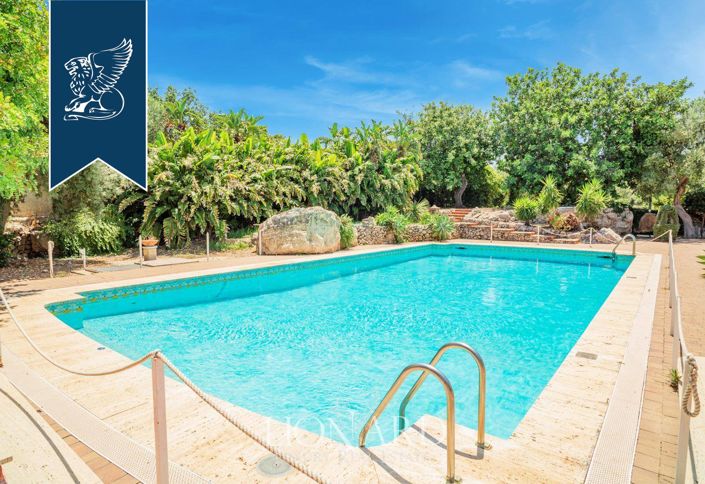 Image No.5-12 Bed Villa for sale