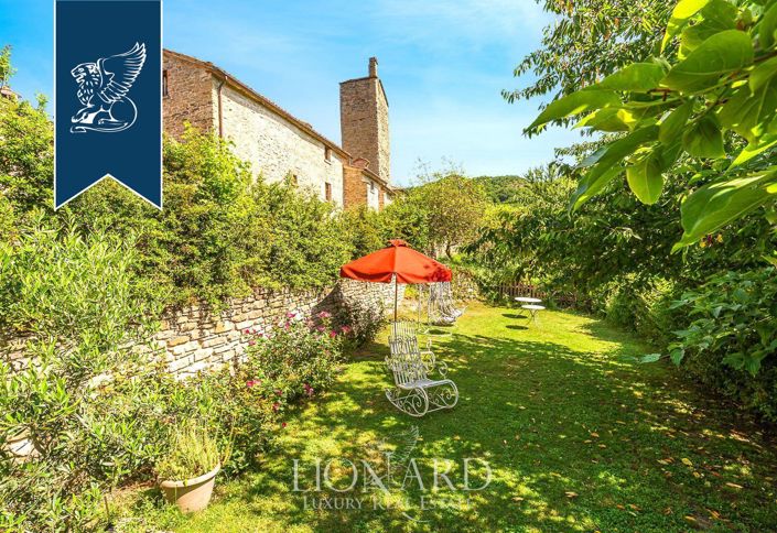 Image No.11-10 Bed Property for sale