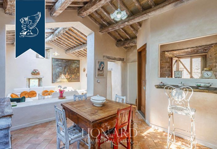 Image No.19-10 Bed Property for sale