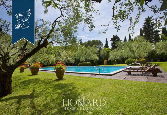 Image No.16-7 Bed Farmhouse for sale