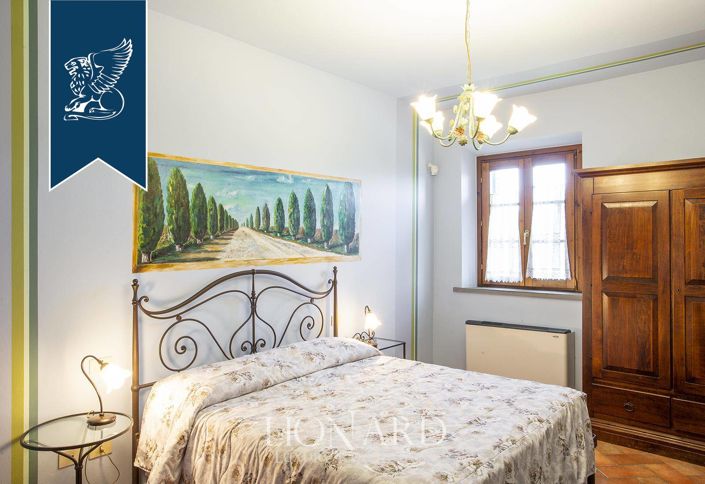 Image No.33-9 Bed Farmhouse for sale