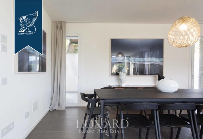 Image No.15-6 Bed Villa for sale