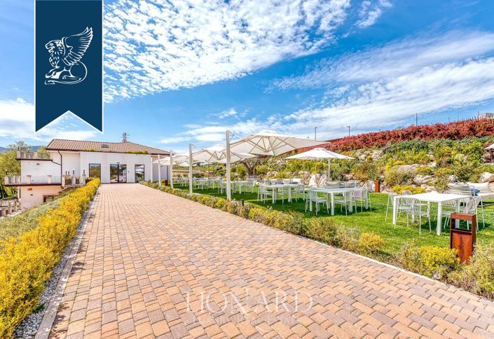 Image No.10-9 Bed Farmhouse for sale