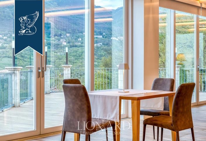 Image No.17-9 Bed Farmhouse for sale