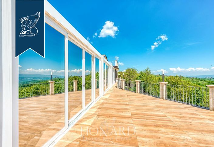 Image No.2-9 Bed Farmhouse for sale