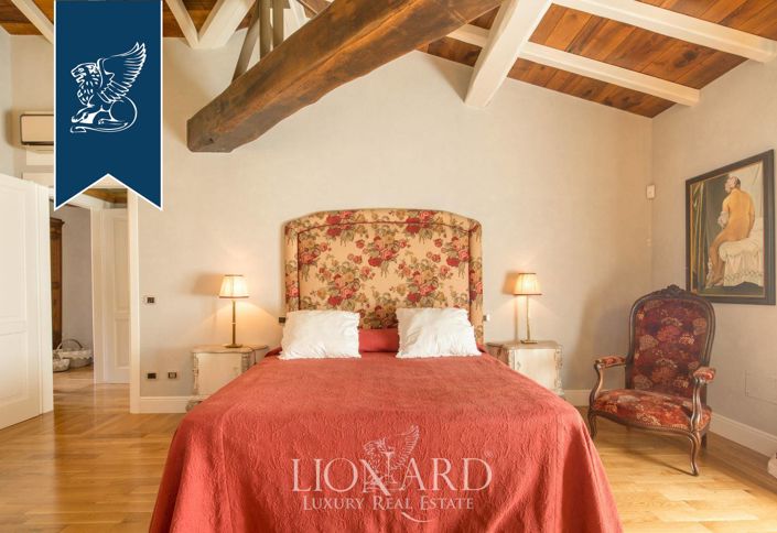 Image No.20-10 Bed Villa for sale