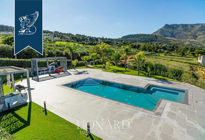 Image No.10-3 Bed Villa for sale