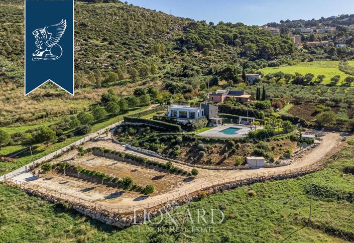 Image No.4-3 Bed Villa for sale