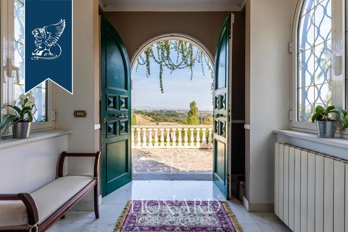 Image No.14-6 Bed Villa for sale