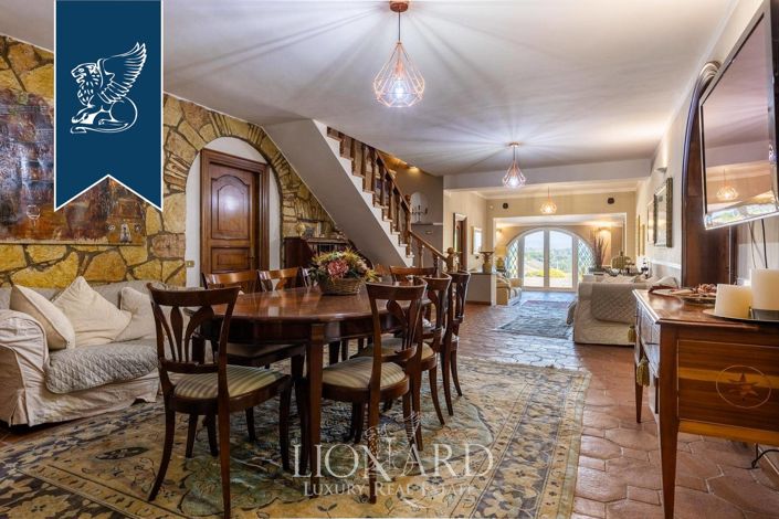 Image No.18-6 Bed Villa for sale