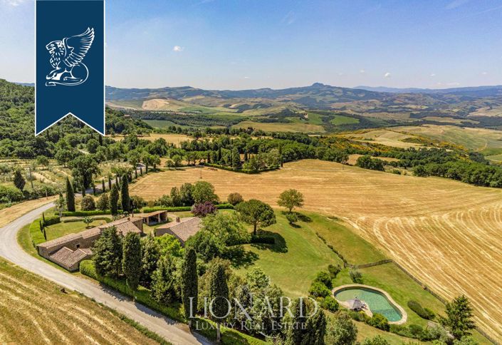 Image No.4-9 Bed Farmhouse for sale