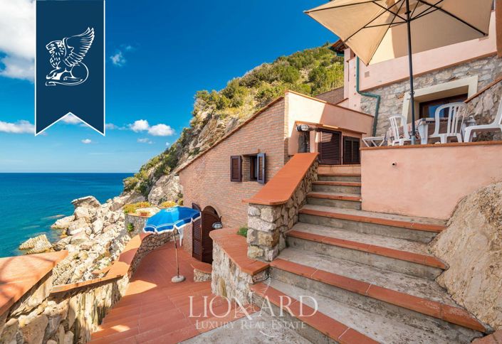 Image No.13-11 Bed Villa for sale