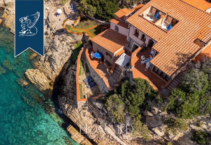 Image No.15-11 Bed Villa for sale