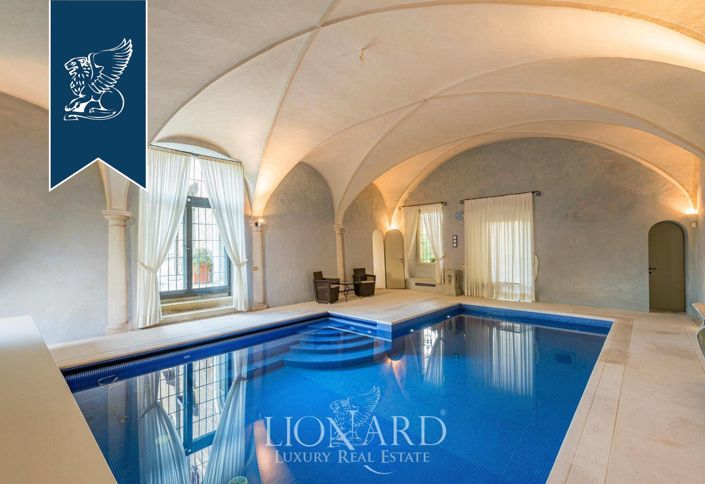 Image No.27-8 Bed Property for sale