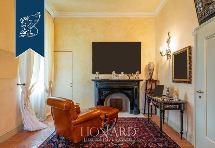 Image No.31-8 Bed Property for sale