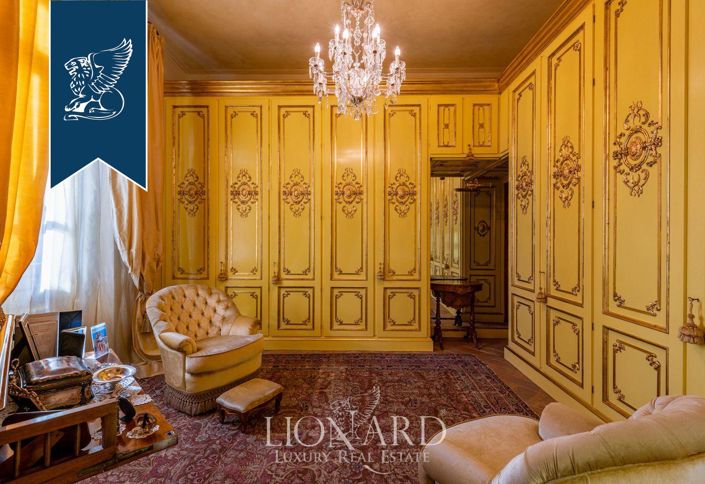 Image No.38-8 Bed Property for sale