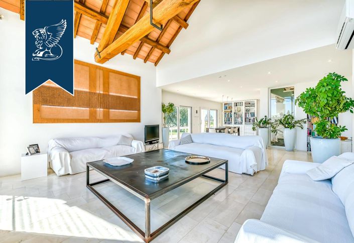 Image No.26-5 Bed Villa for sale