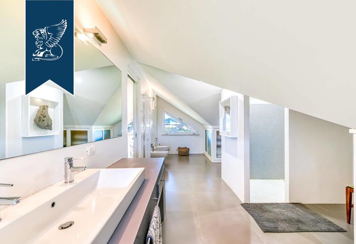 Image No.48-5 Bed Villa for sale