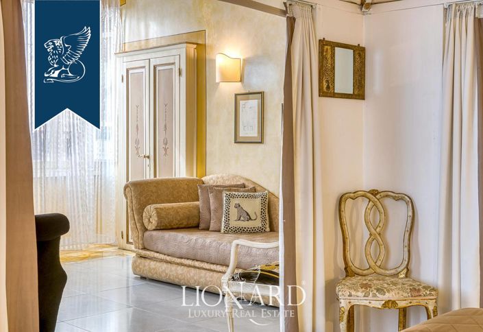 Image No.13-8 Bed Apartment for sale