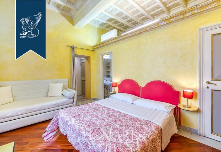 Image No.24-8 Bed Apartment for sale