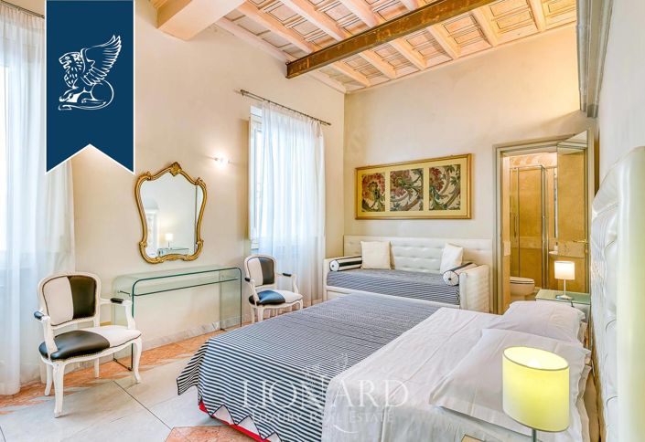 Image No.29-8 Bed Apartment for sale