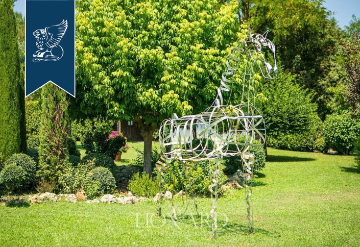 Image No.35-16 Bed Hotel for sale