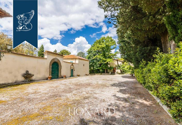 Image No.13-12 Bed Villa for sale