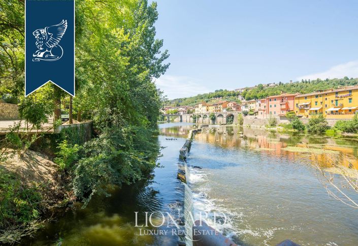 Image No.10-5 Bed Villa for sale