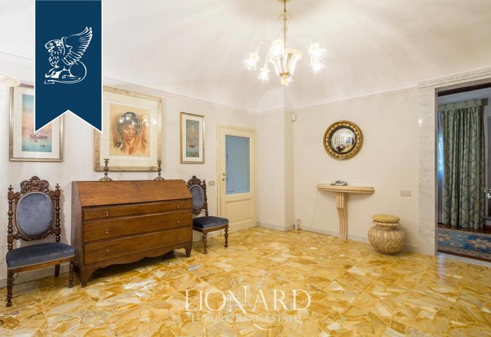 Image No.45-5 Bed Villa for sale