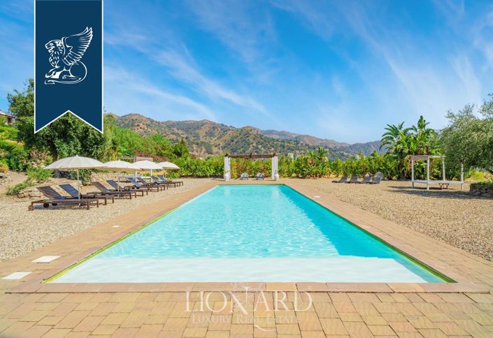 Image No.3-13 Bed Farmhouse for sale